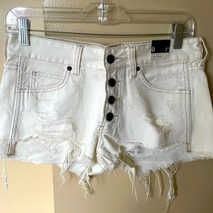 A&F White-OFF short | BRAND NEW with tag | Size (S)